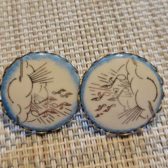 Vintage Blue and White Heavens Sing Earrings - Picture 1 of 4